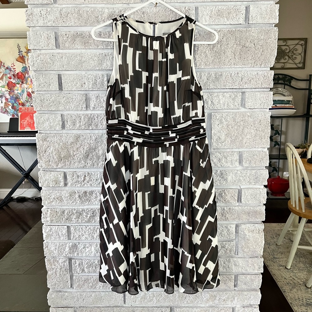 Loft dress, size 6P, brown and black geometric print, rayon fully lined side zip